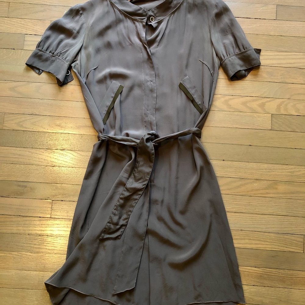 Silk dress. Has underarm discolouration and some more ( see pics)